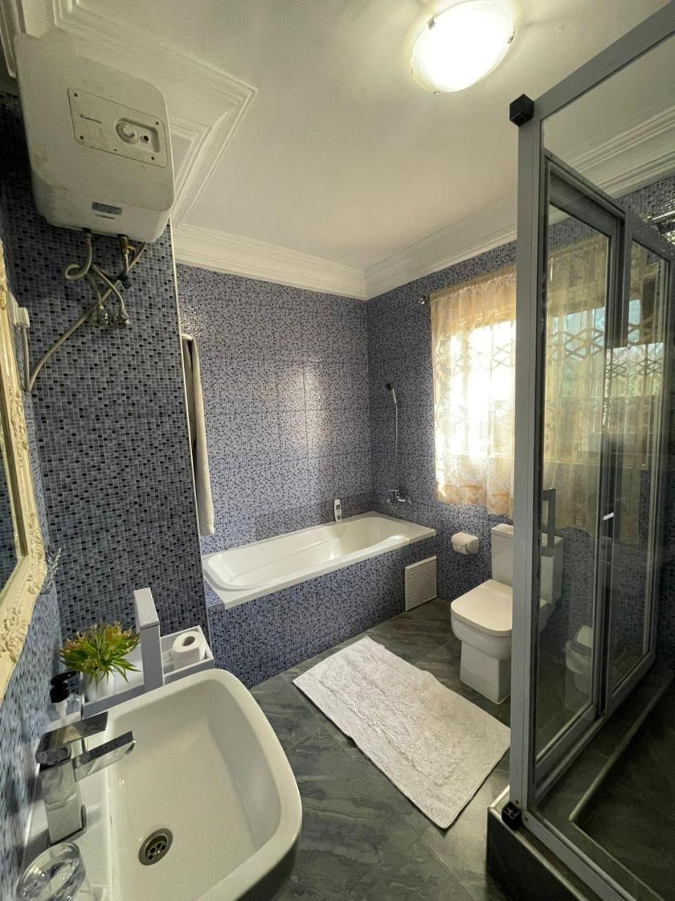 Perriman Hotel Kokrobite Kültér fotó