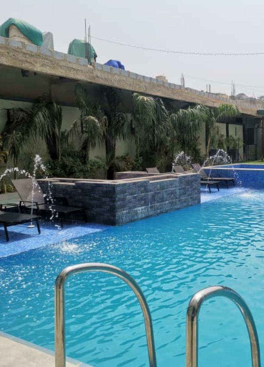 Perriman Hotel Kokrobite Kültér fotó